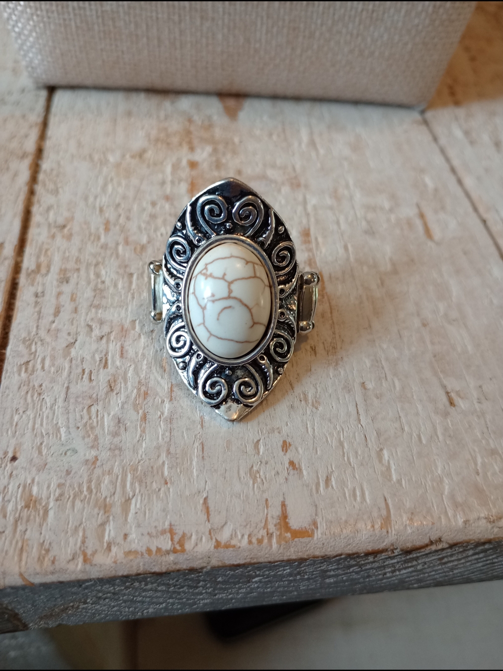 paparazzi Silver-Tone Oval Howlite Scrollwork Ring